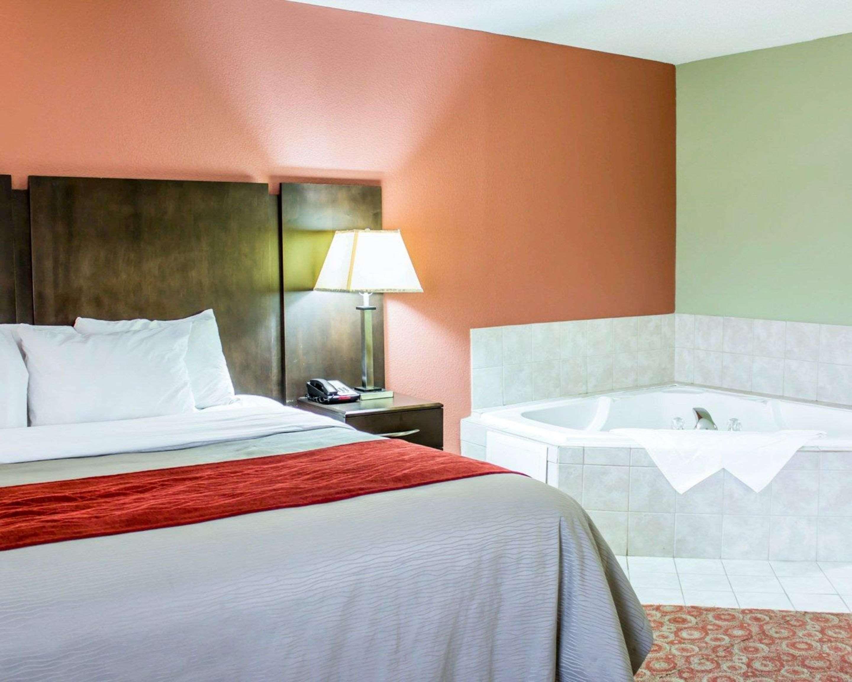 Quality Inn Raleigh Downtown Exterior foto