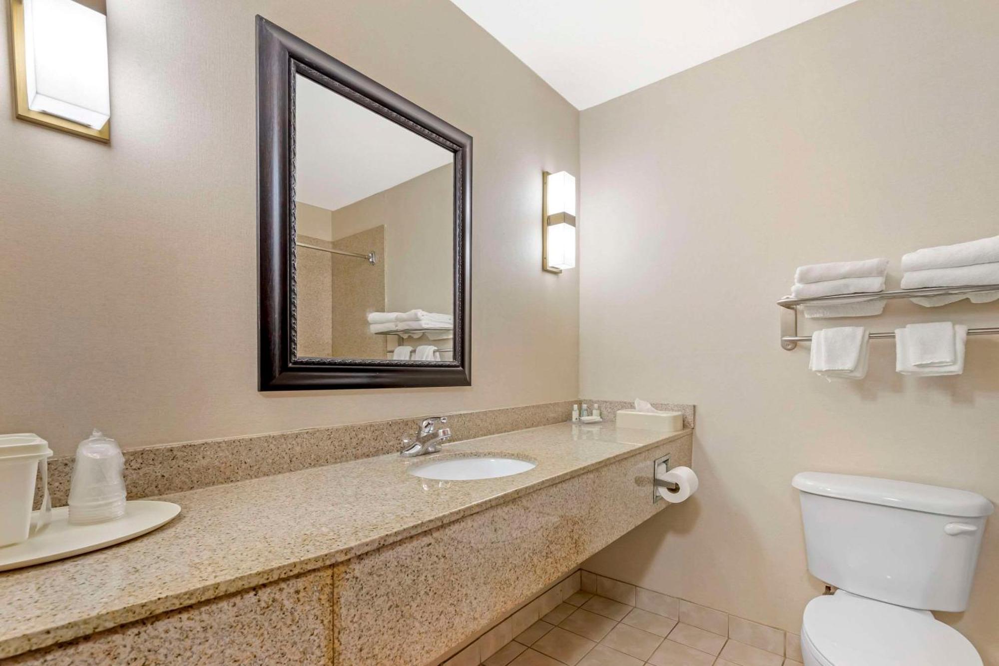 Quality Inn Raleigh Downtown Exterior foto