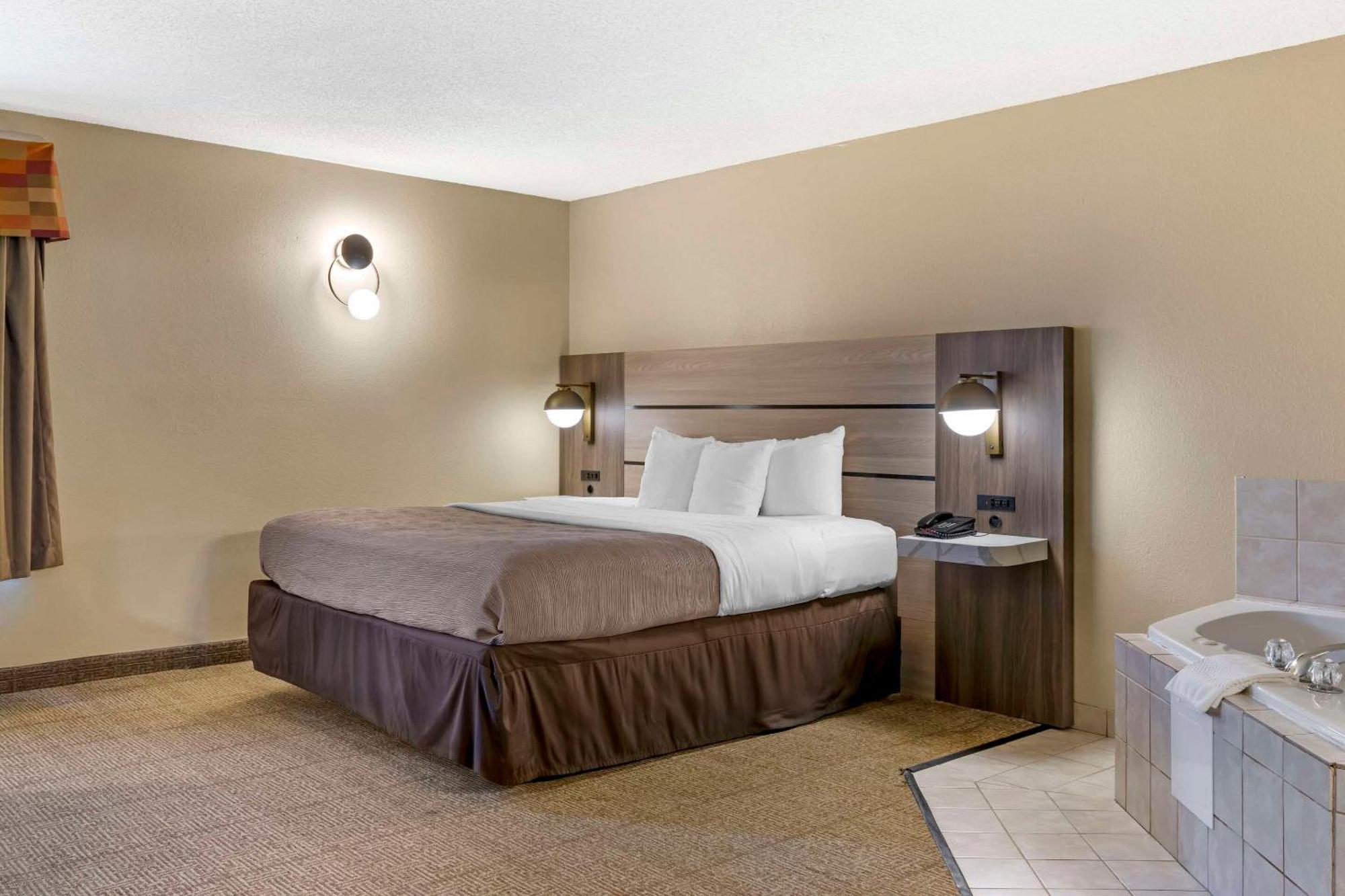 Quality Inn Raleigh Downtown Exterior foto