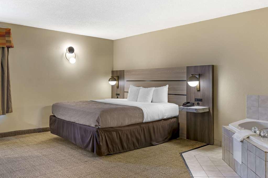 Quality Inn Raleigh Downtown Habitación foto
