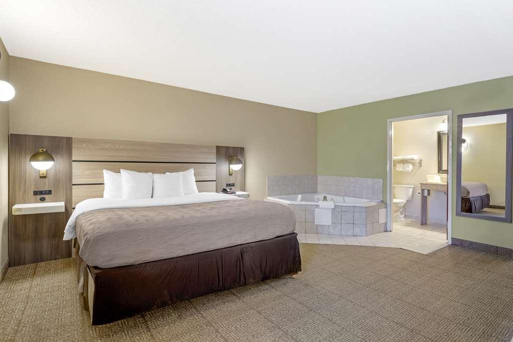 Quality Inn Raleigh Downtown Habitación foto